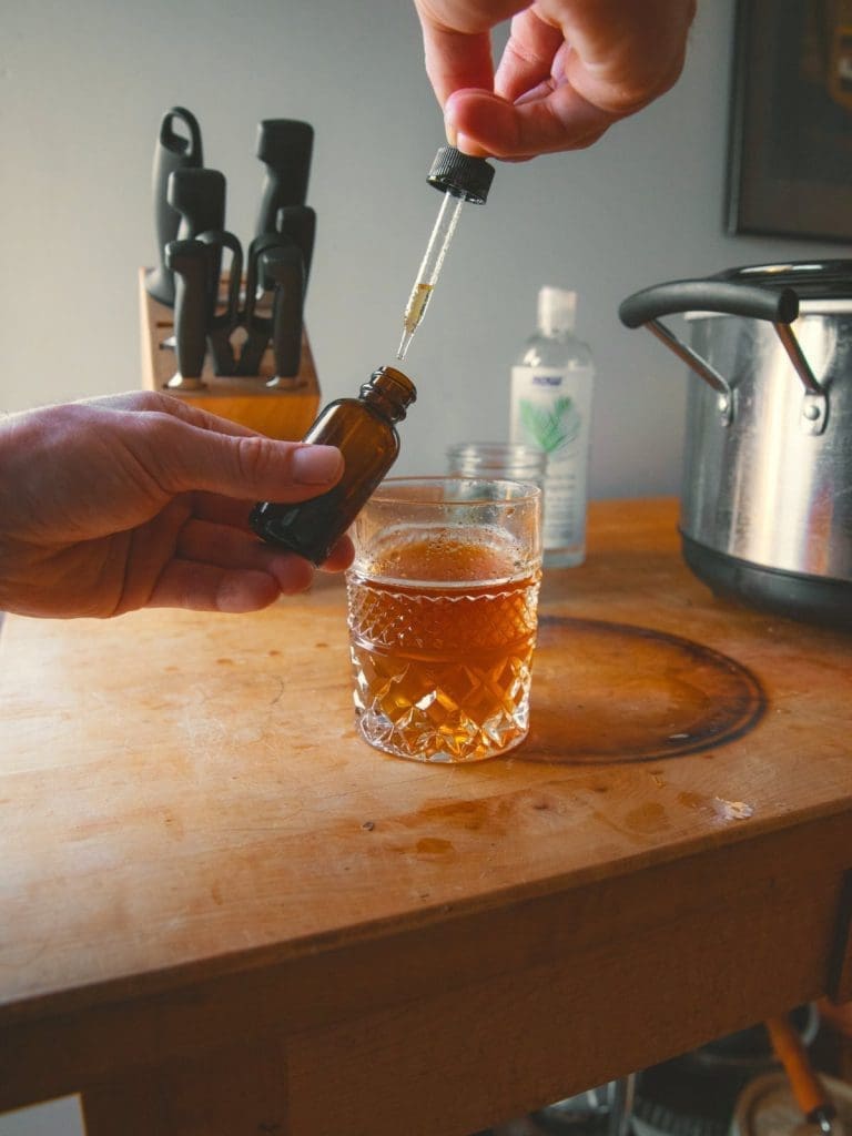 如何在家里自制大麻酊剂?