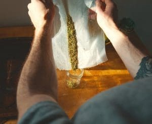 cannabis-tinctures-homemade4