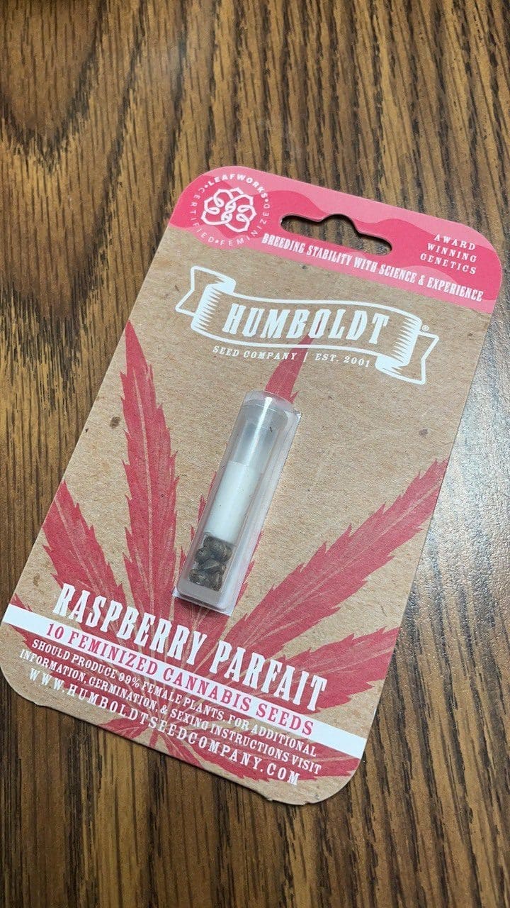 Humbold seed company
鸿堡大麻种子外包装正面